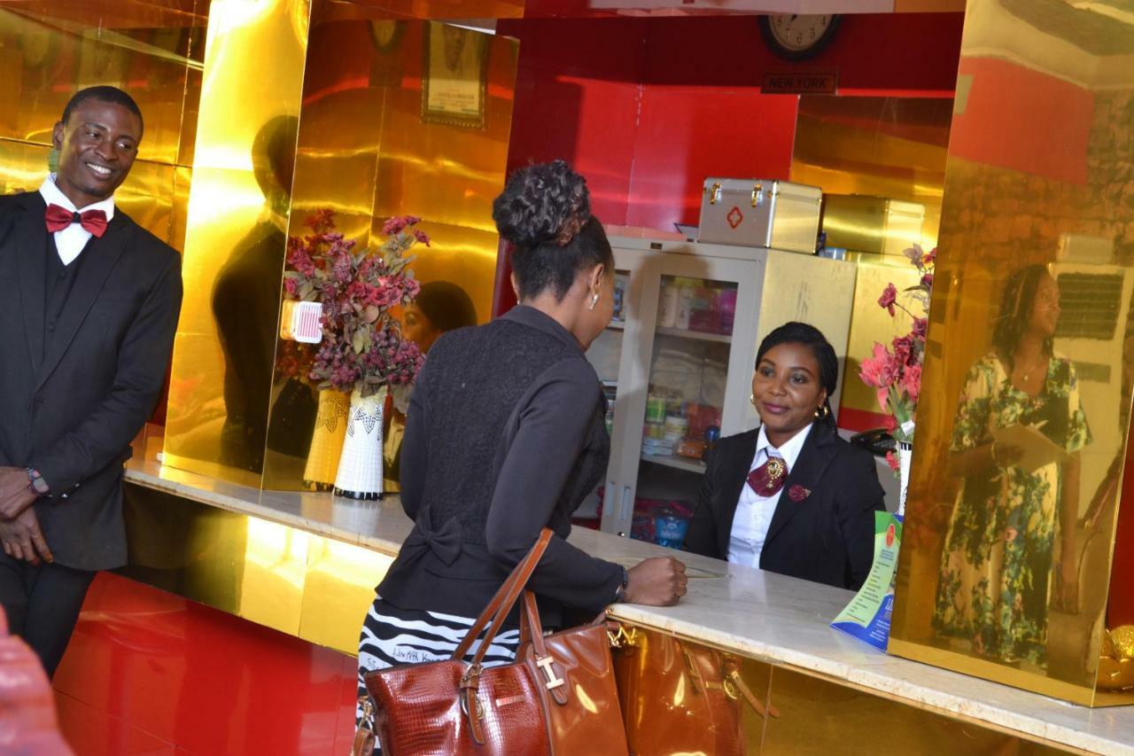 Limoh Suites Benin City Exteriör bild