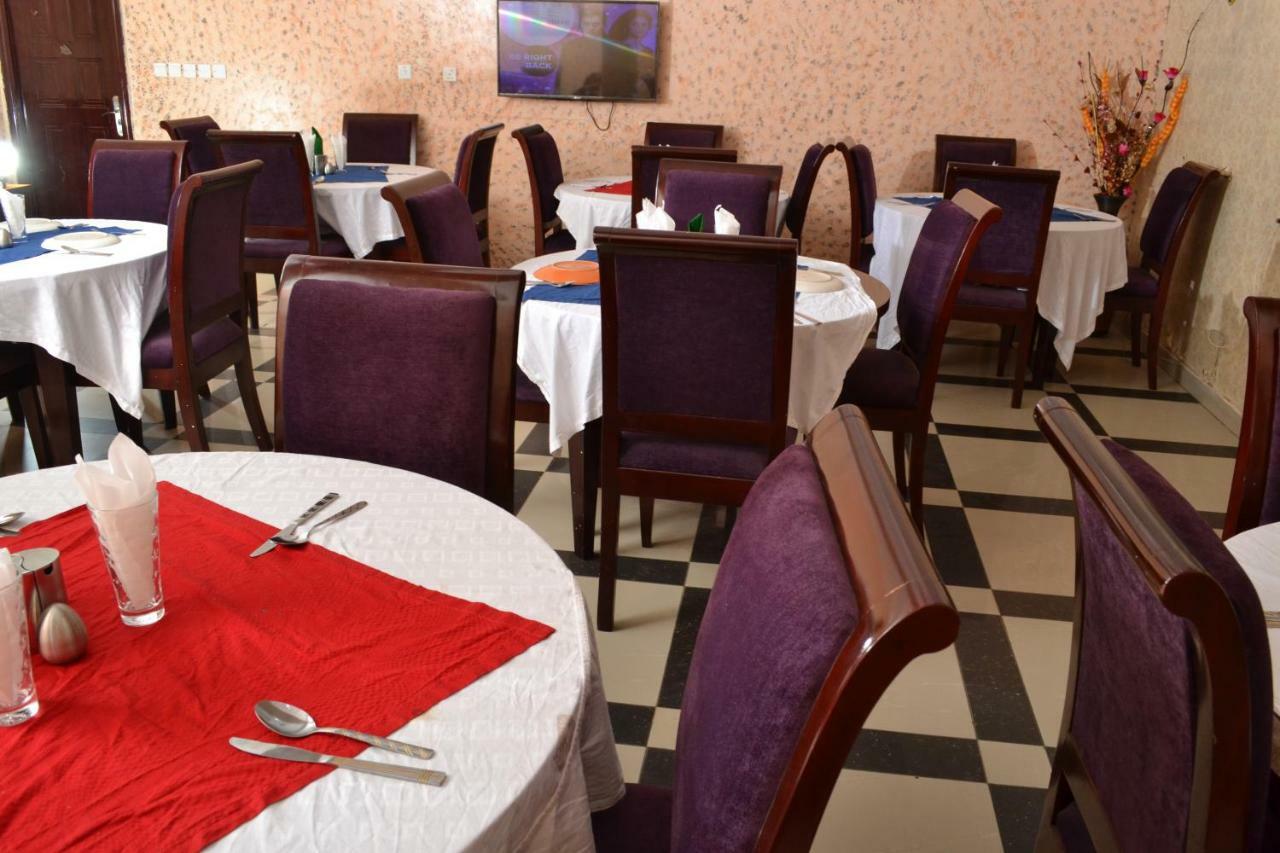 Limoh Suites Benin City Exteriör bild