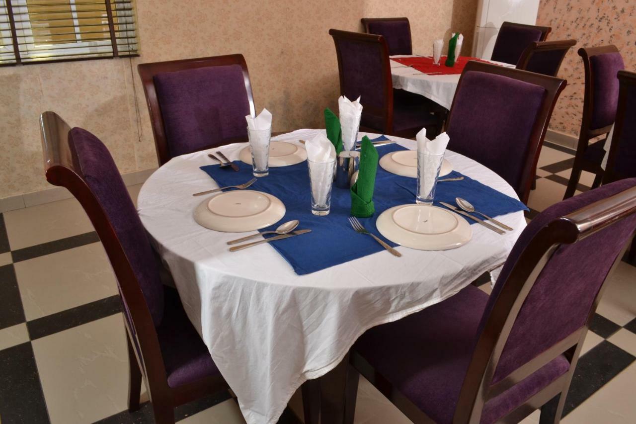 Limoh Suites Benin City Exteriör bild