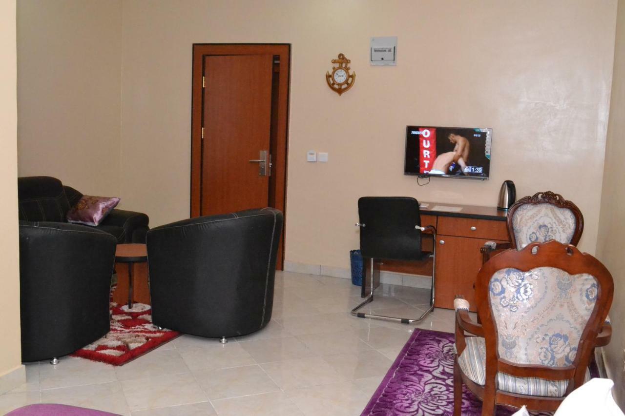 Limoh Suites Benin City Exteriör bild