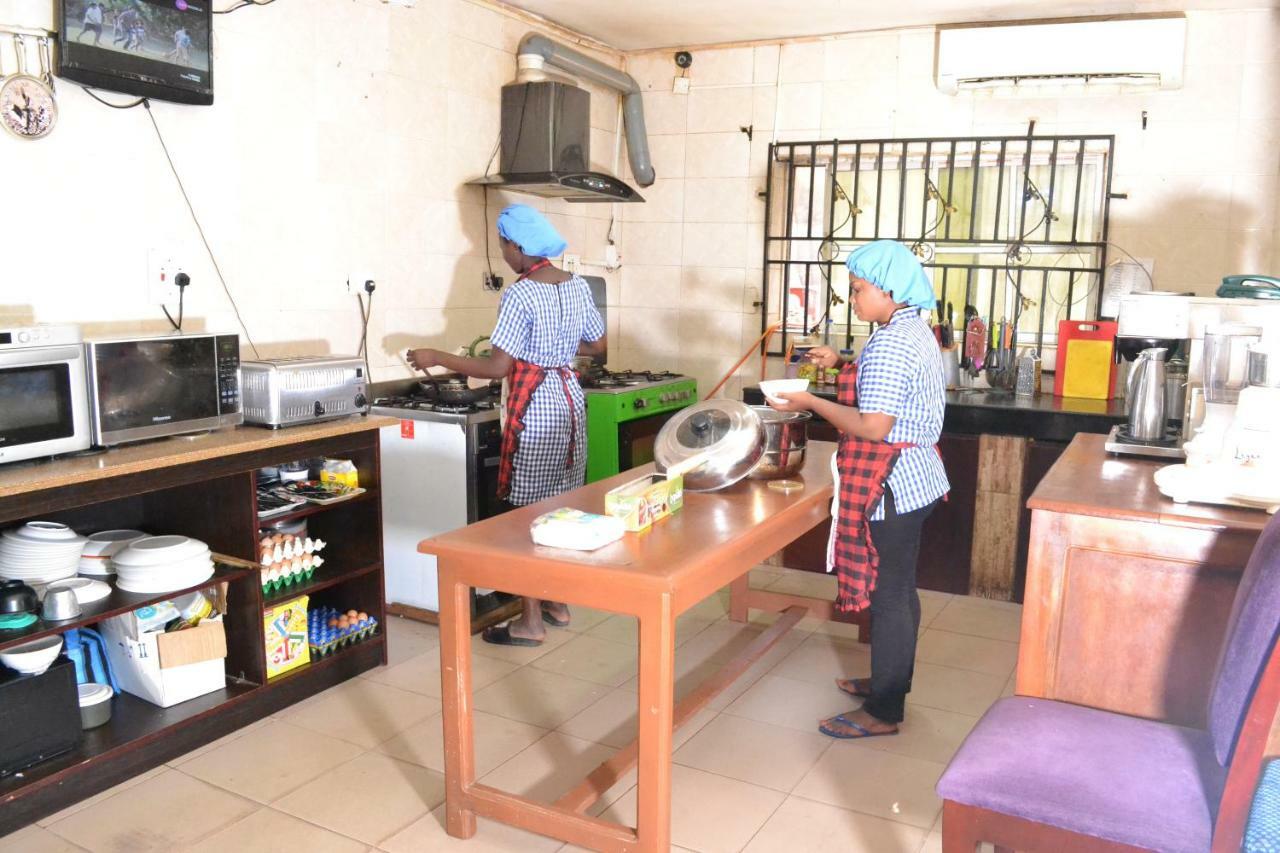 Limoh Suites Benin City Exteriör bild