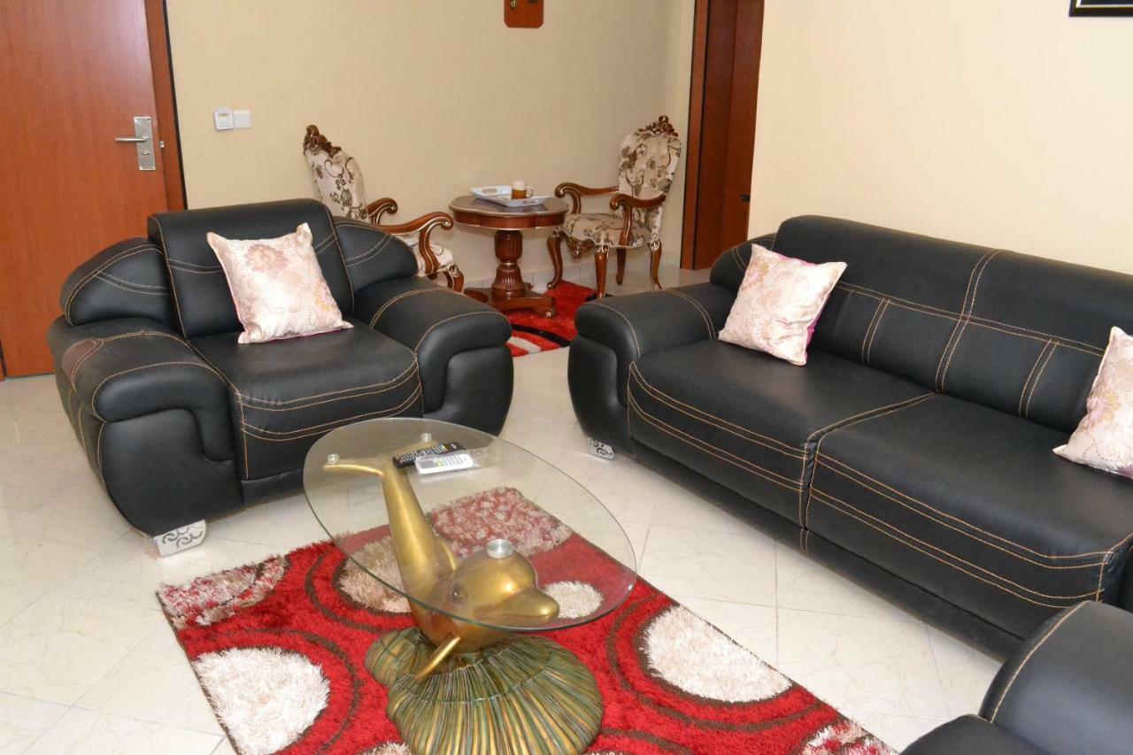Limoh Suites Benin City Exteriör bild