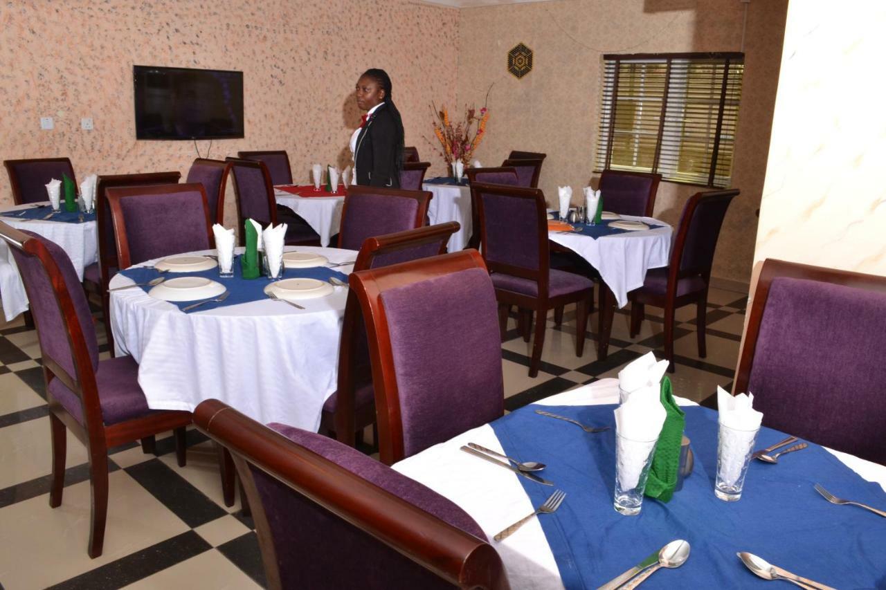 Limoh Suites Benin City Exteriör bild